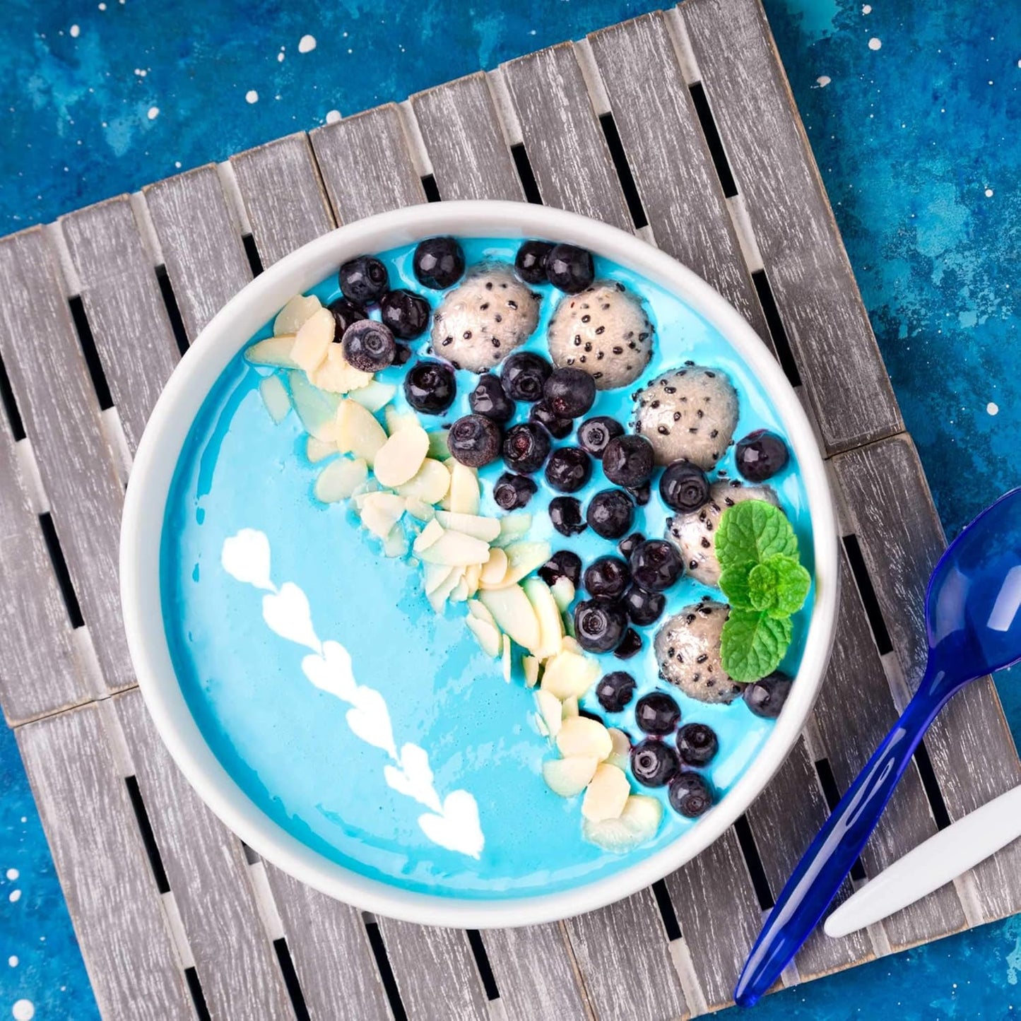 Lone Star, Organic Blue Spirulina Powder - 100% Pure Superfood Blue-Green Algae, No Fishy Smell, Natural Food Coloring for Smoothies & Protein Drinks - Non GMO, Gluten-Free, Vegan + USDA Certified, 60 Servings